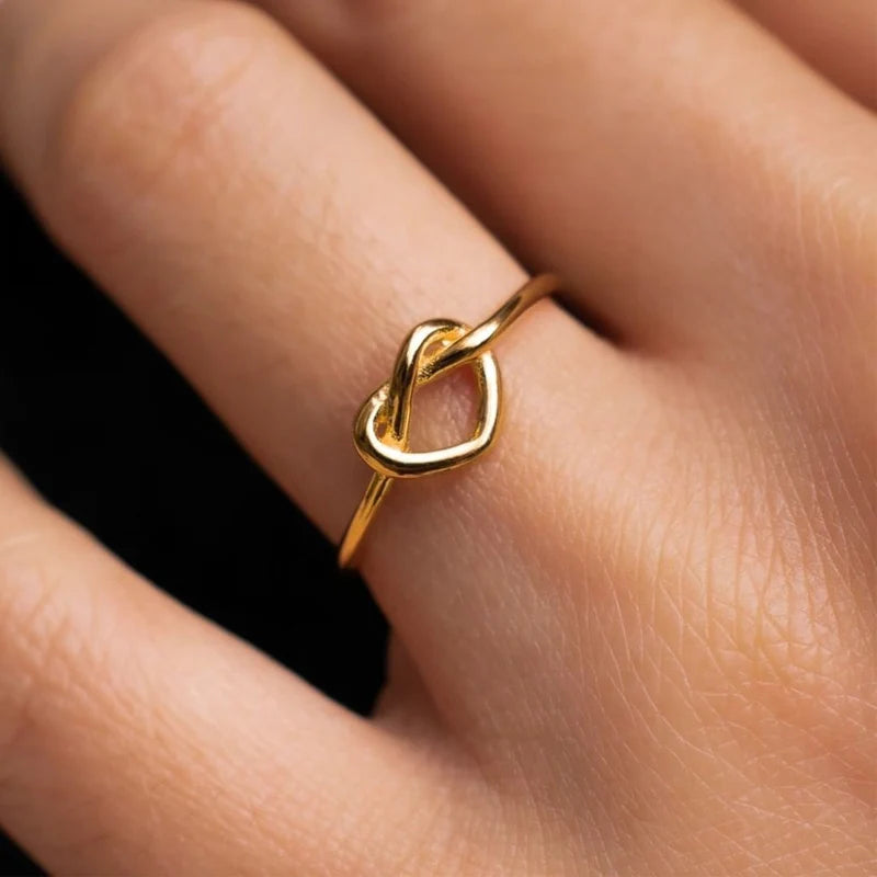 Amoura Heart Ring